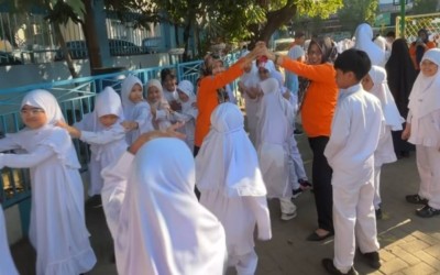SD Pertiwi Makassar Peringati Hari Anak Nasional dengan Mengenalkan Permainan Tradisional